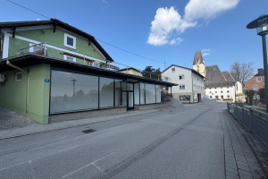 IM ZENTRUM - Über 400m² sanierte Nutzfläche mit großem Verkaufsraum